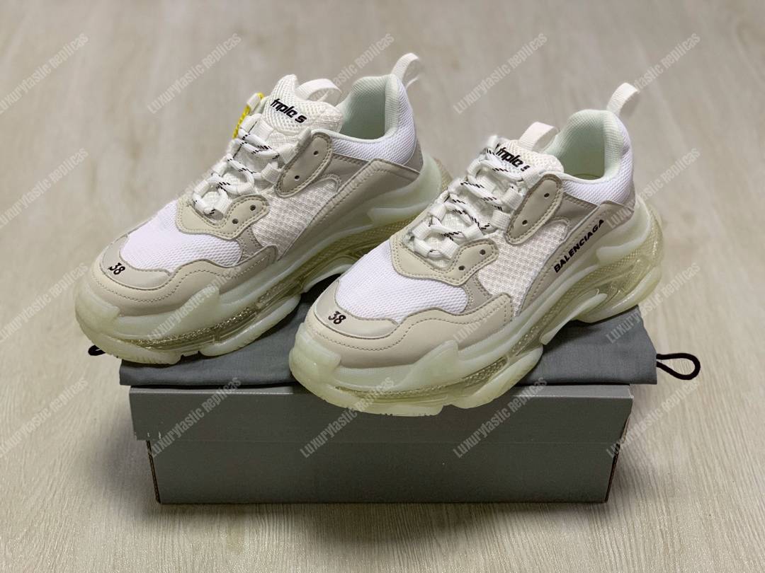 Ba*len*cia*ga triple s clear sole white