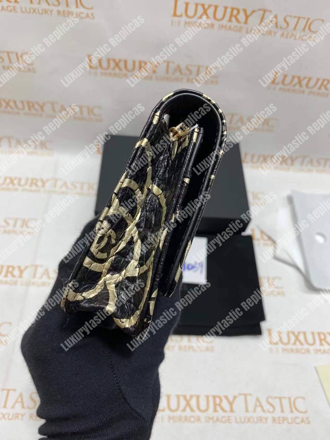 Ch*el wallet on chain – woc crocodile-embossed print gold-toned
