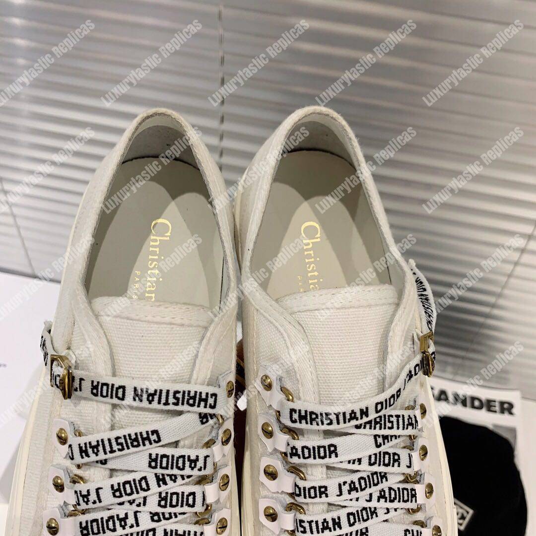 D*or walk’n’D*or low-top sneaker in white canvas