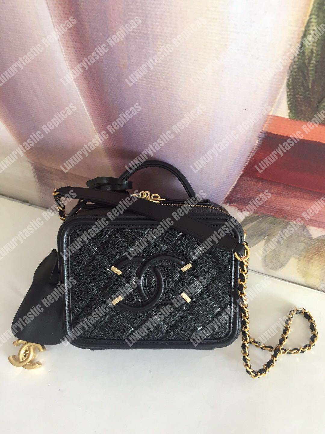 Ch*el small vanity case black