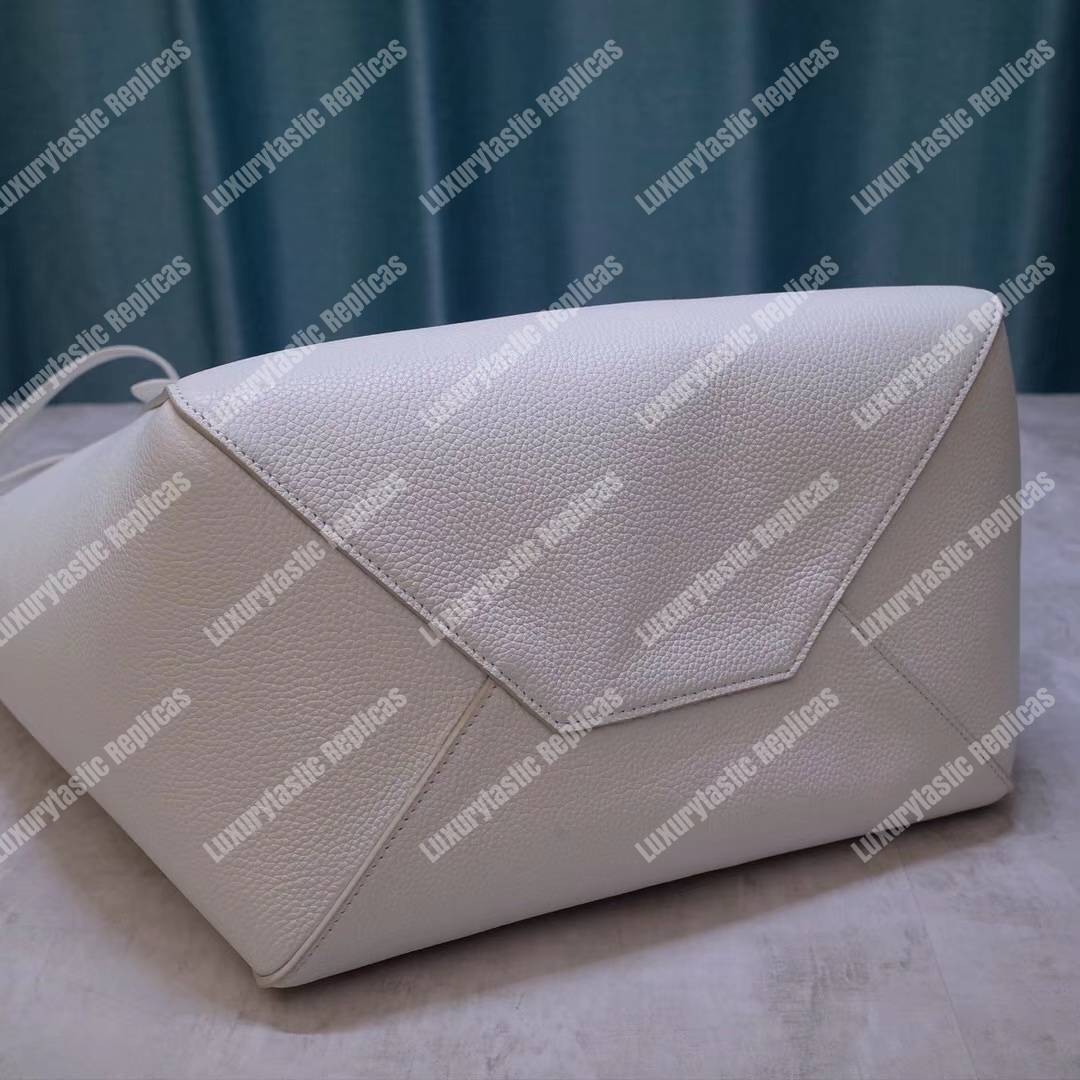 Ce**e small cabas phantom in soft grained calfskin light grey
