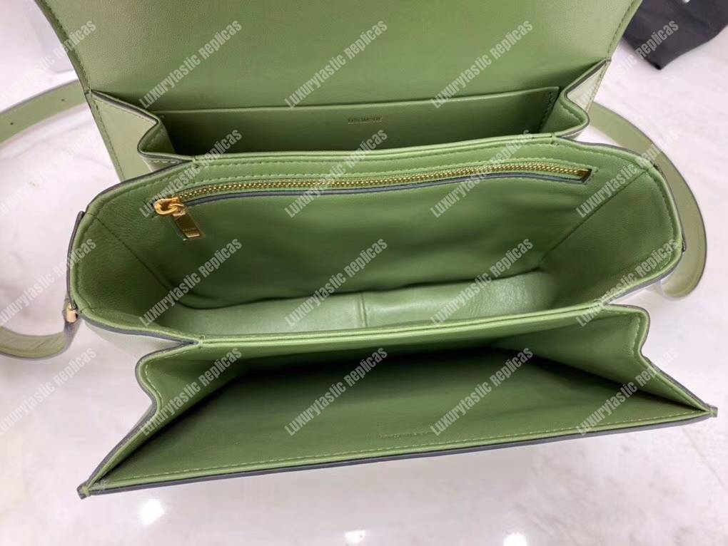 Ce**e medium triomphe bag in shiny calfskin light khaki