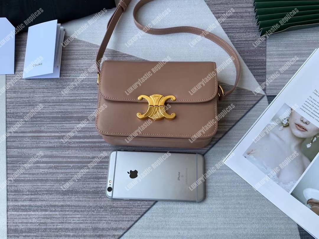 Ce**e teen triomphe bag in shiny calfskin nude