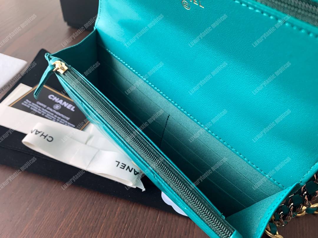 Ch*el 19 wallet on chain blue