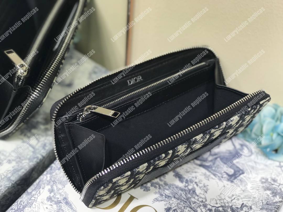 D*or oblique wallet