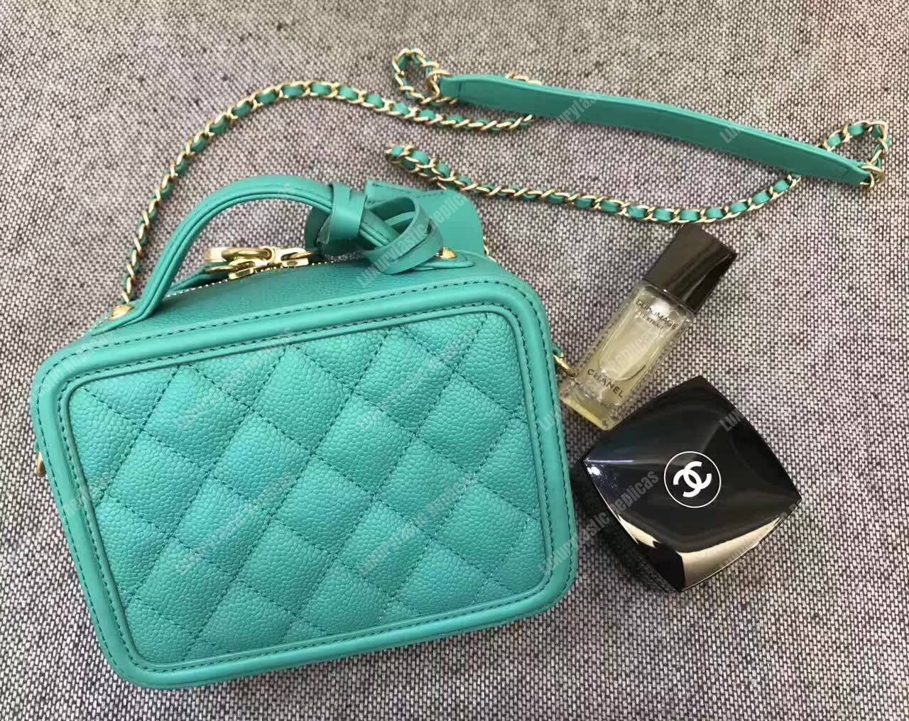 Ch*el large vanity case green