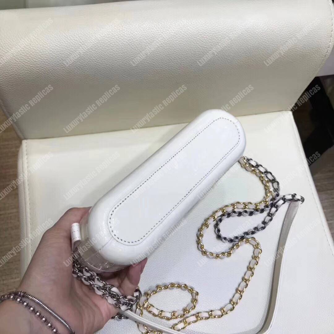 Ch*el clutch with chain white