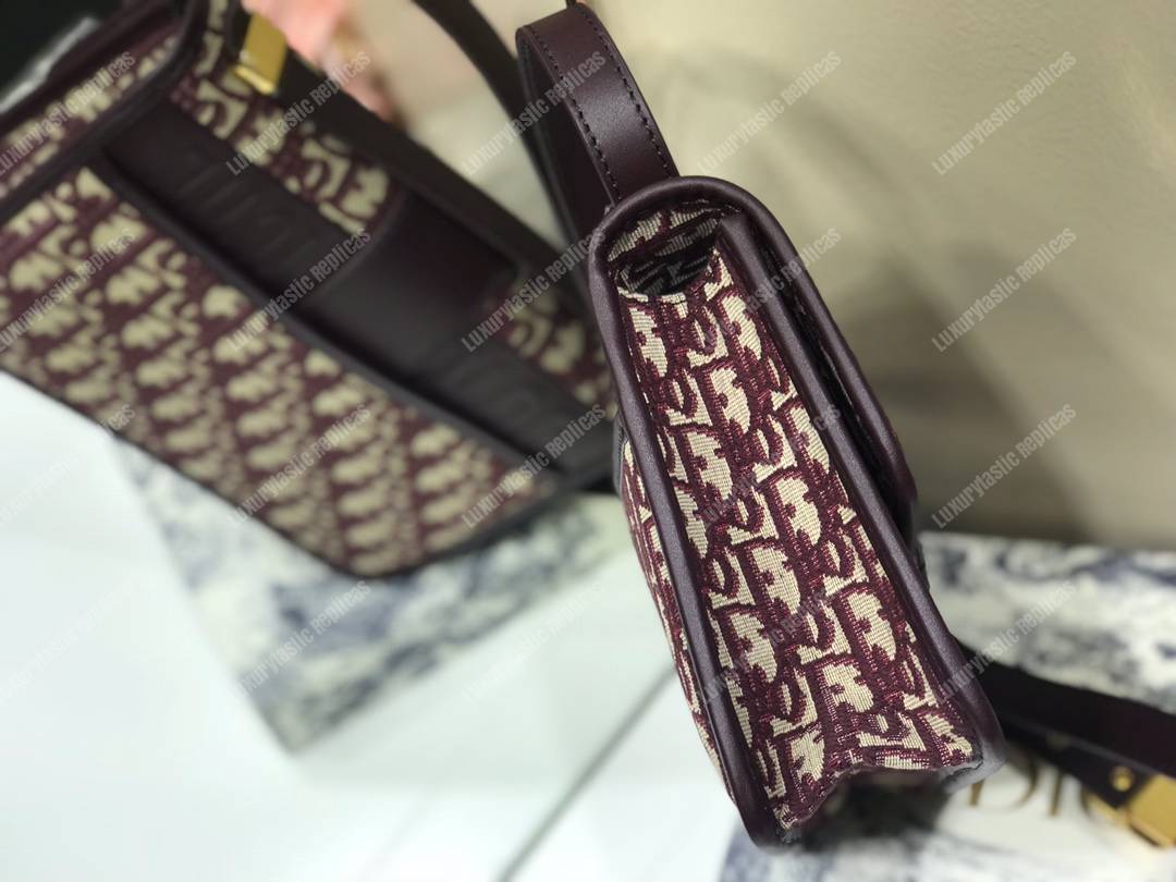 30 montaigne D*or oblique flap bag burgundy
