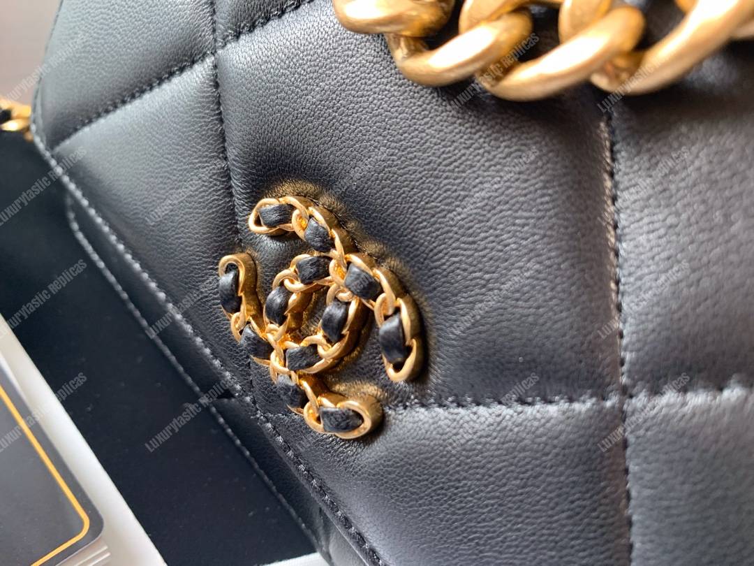 Ch*el 19 wallet on chain black