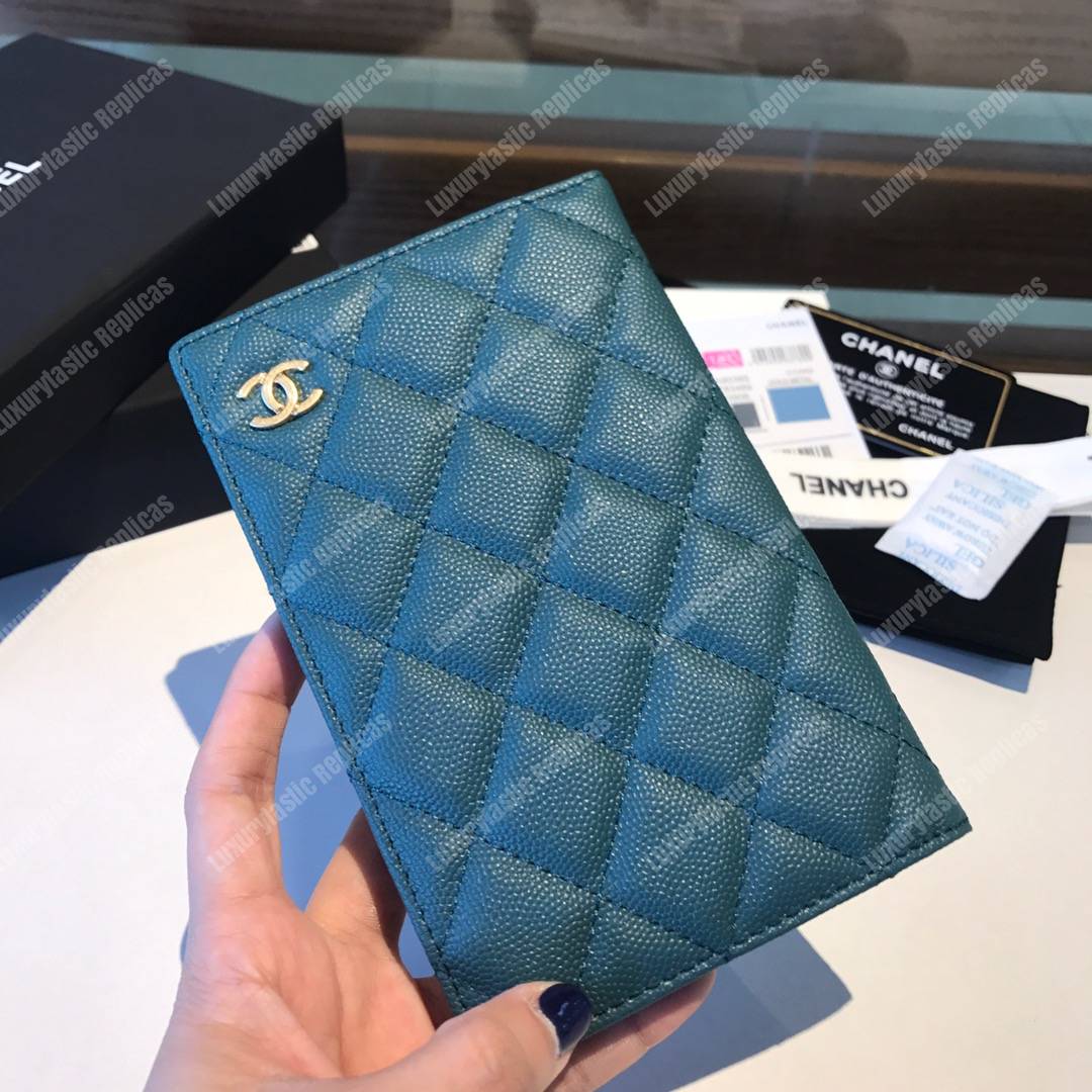 Classic Passport Holder Caviar Leather Turquoise