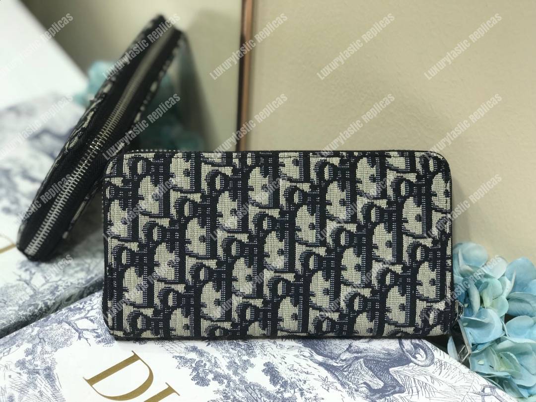 D*or oblique wallet