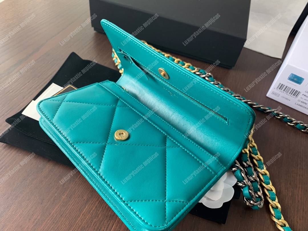 Ch*el 19 wallet on chain blue