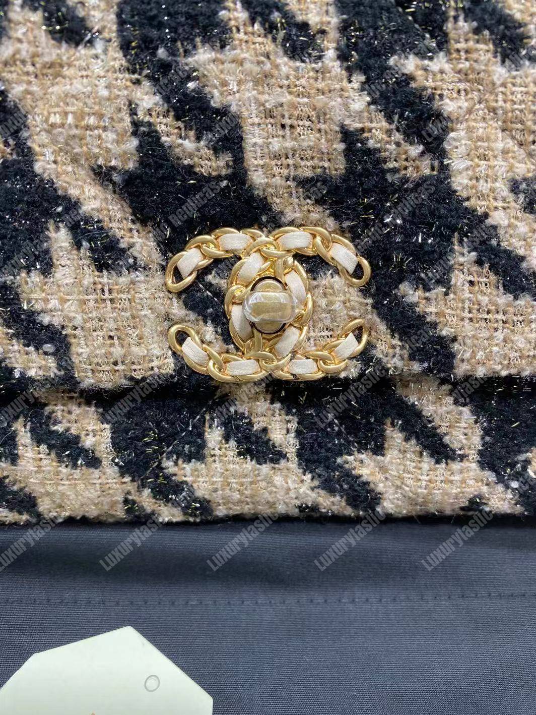Ch*el 19 maxi flap bag tweed beige & black