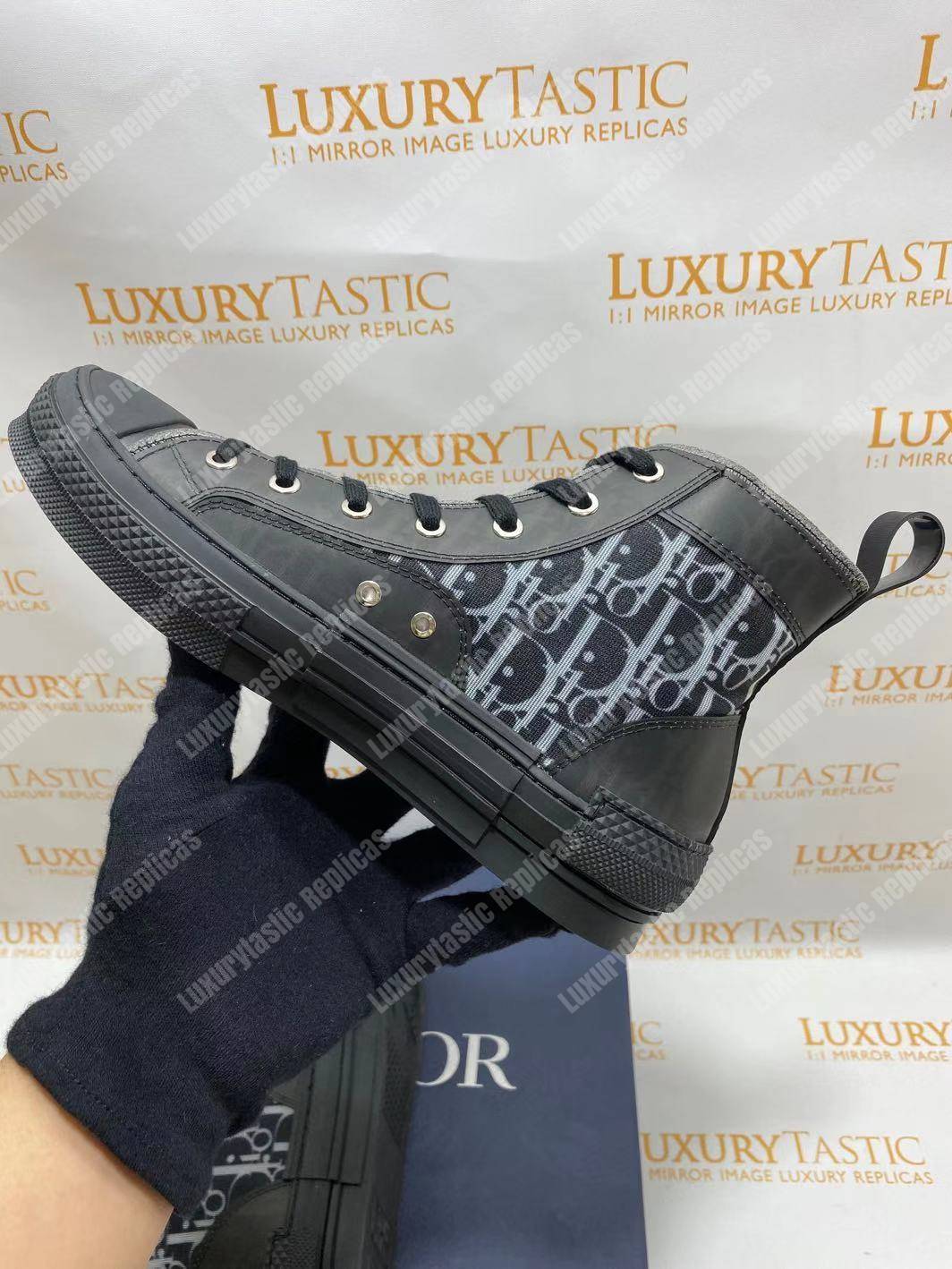 D*or “b23” high-top D*or oblique sneaker