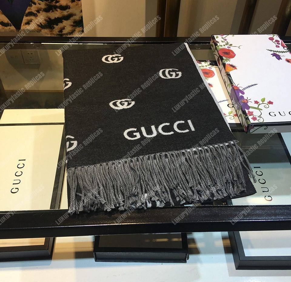 G*u*i wool scarf double g pattern black white