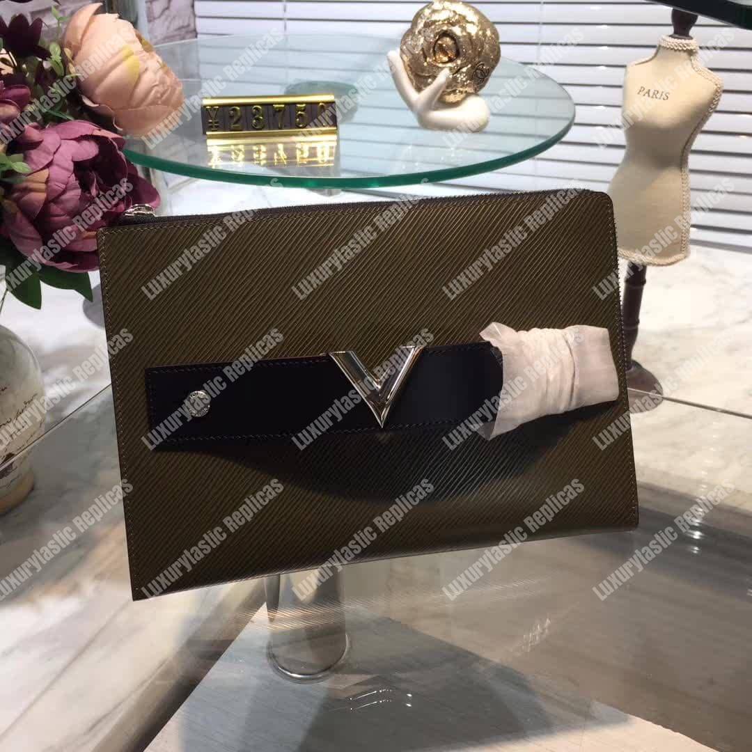 LV Pochette Essential V