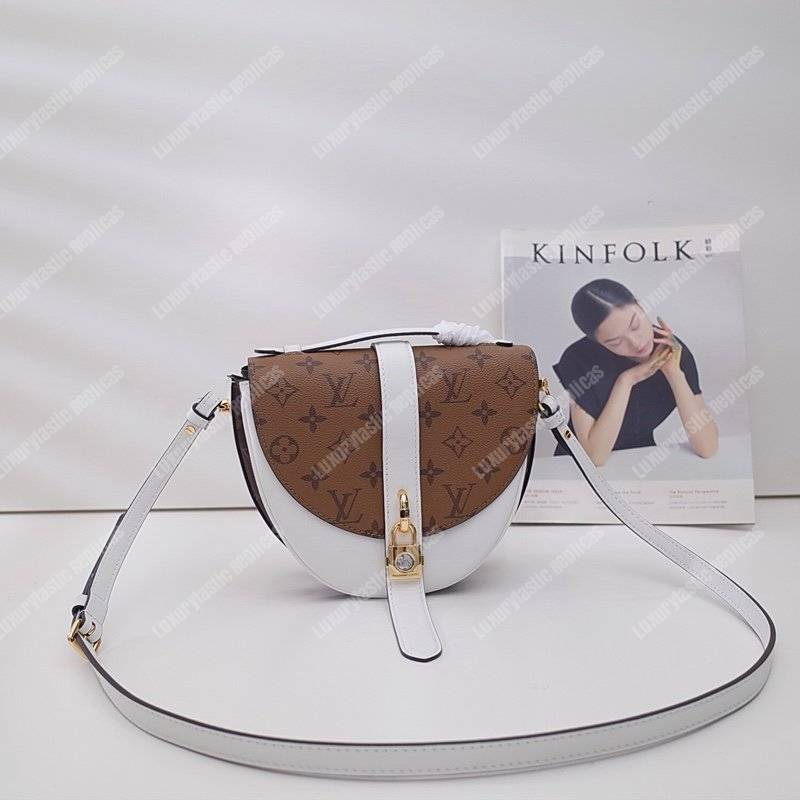 LV Chantilly Lock Monogram Reverse Blanc
