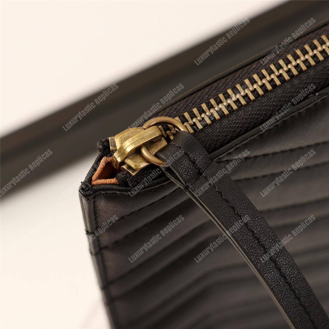G*u*i gg marmont matelassé leather pouch black