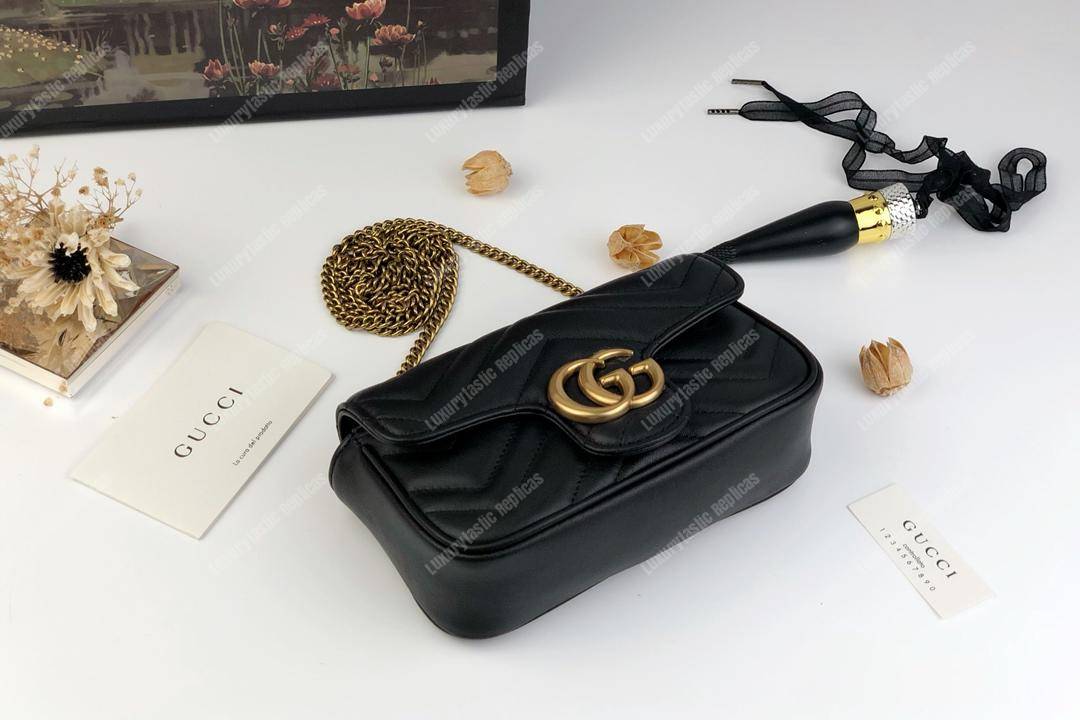 G*u*i gg marmont matelassé super mini bag black