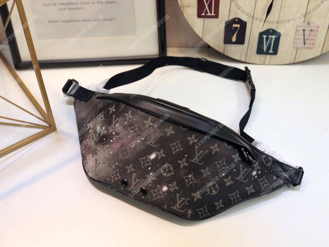 LV Discovery Bumbag Monogram Galaxy