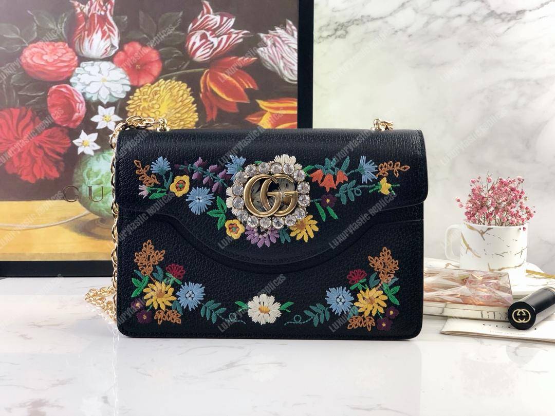 G*u*i embroidered small shoulder bag leather black