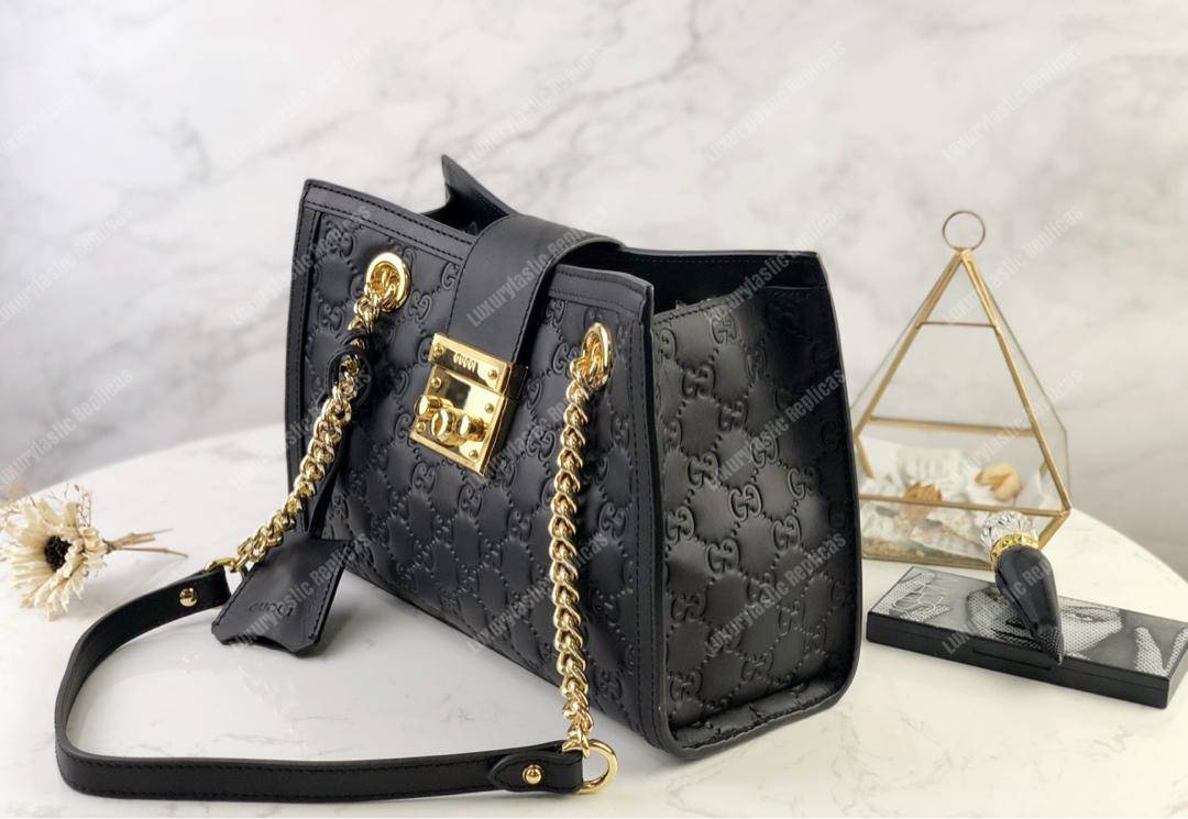 G*u*i padlock G*u*i signature small shoulder bag black