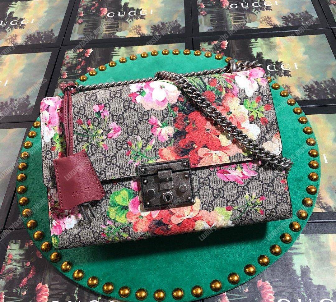 G*u*i padlock medium gg sup*e shoulder bag red blooms