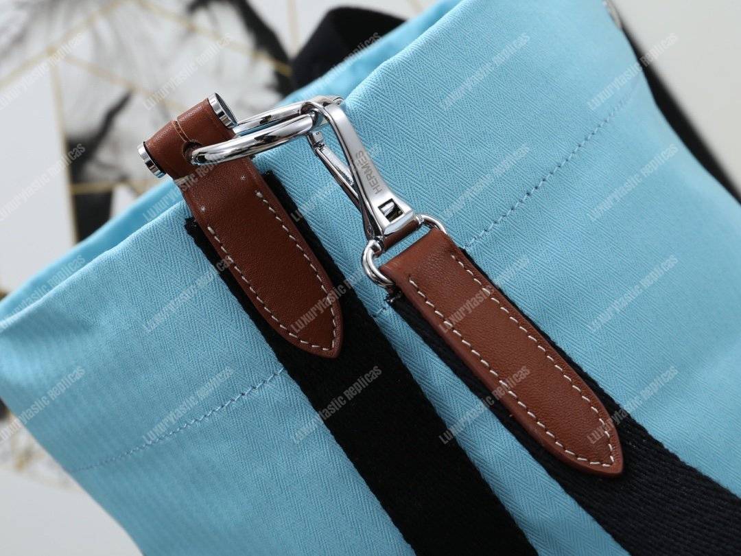 H**mes grooming bag light blue palladium-plated hardware