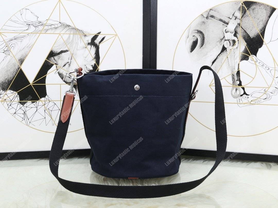 H**mes grooming bag black palladium-plated hardware