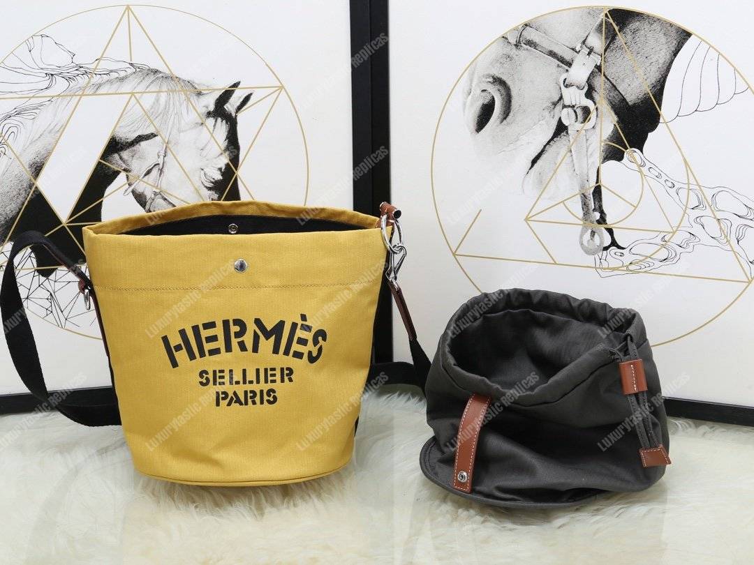 H**mes grooming bag light yellow palladium-plated hardware