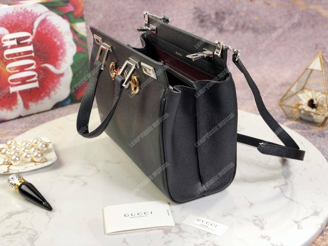 G*u*i zumi grainy leather small top handle bag black