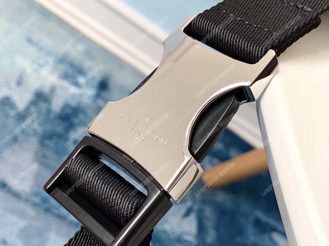 LV Damier Cobalt Canvas Race Discovery Bumbag