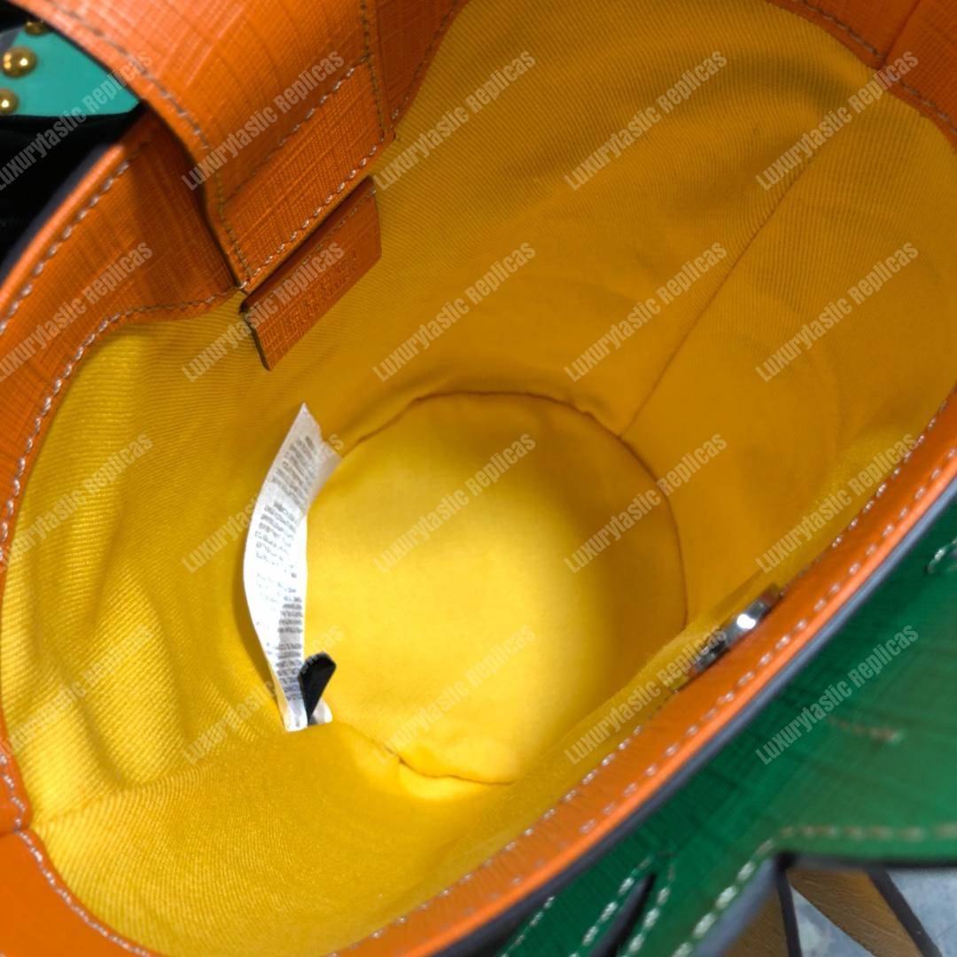 G*u*i children’s gg bucket bag with pineapple