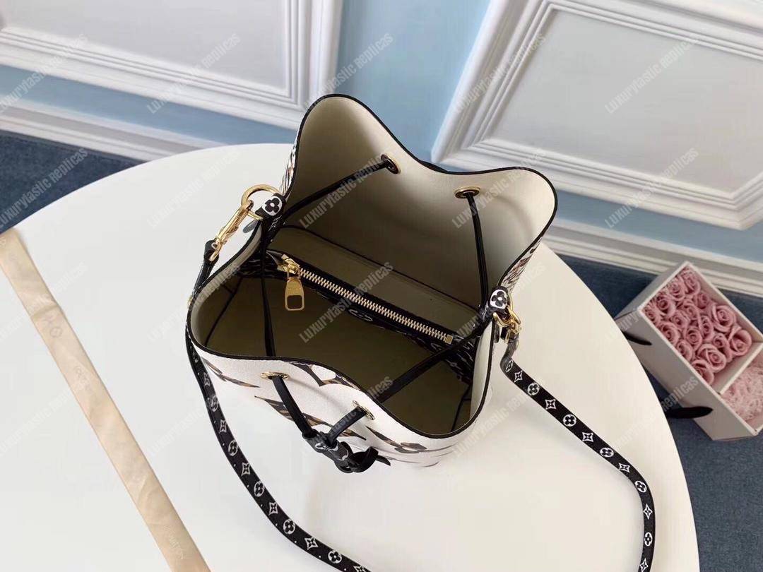 LV Jungle NéoNoé Monogram Canvas Ivory