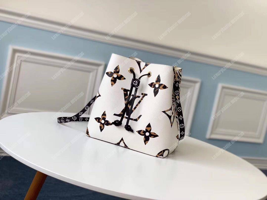 LV Jungle NéoNoé Monogram Canvas Ivory