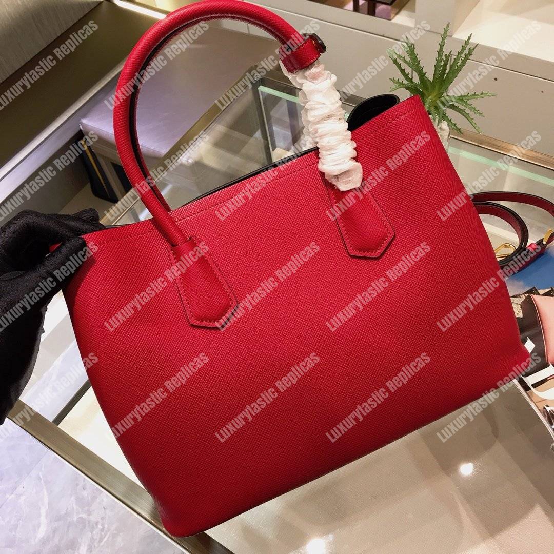Pra*a double medium bag red