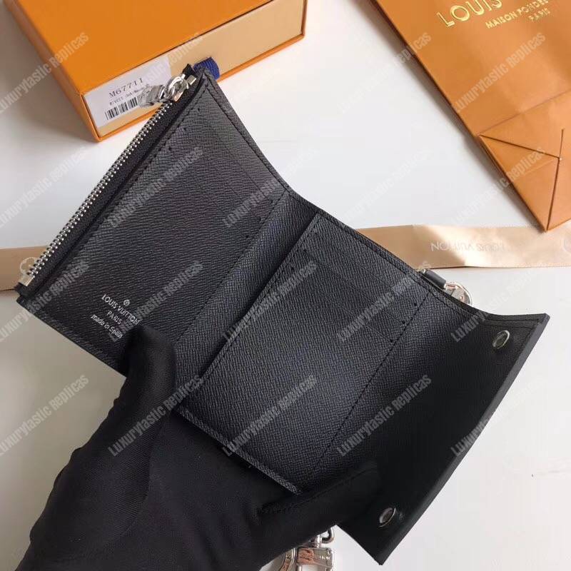 l**is V*t*n x sup*e rivets chain wallet epi canvas black