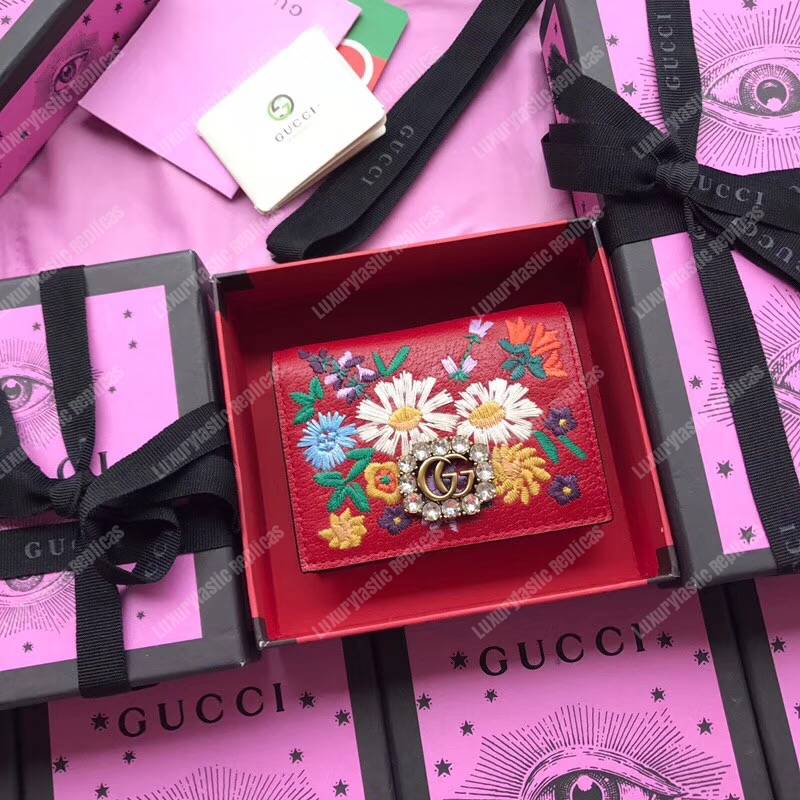 G*u*i embroidered leather card case red