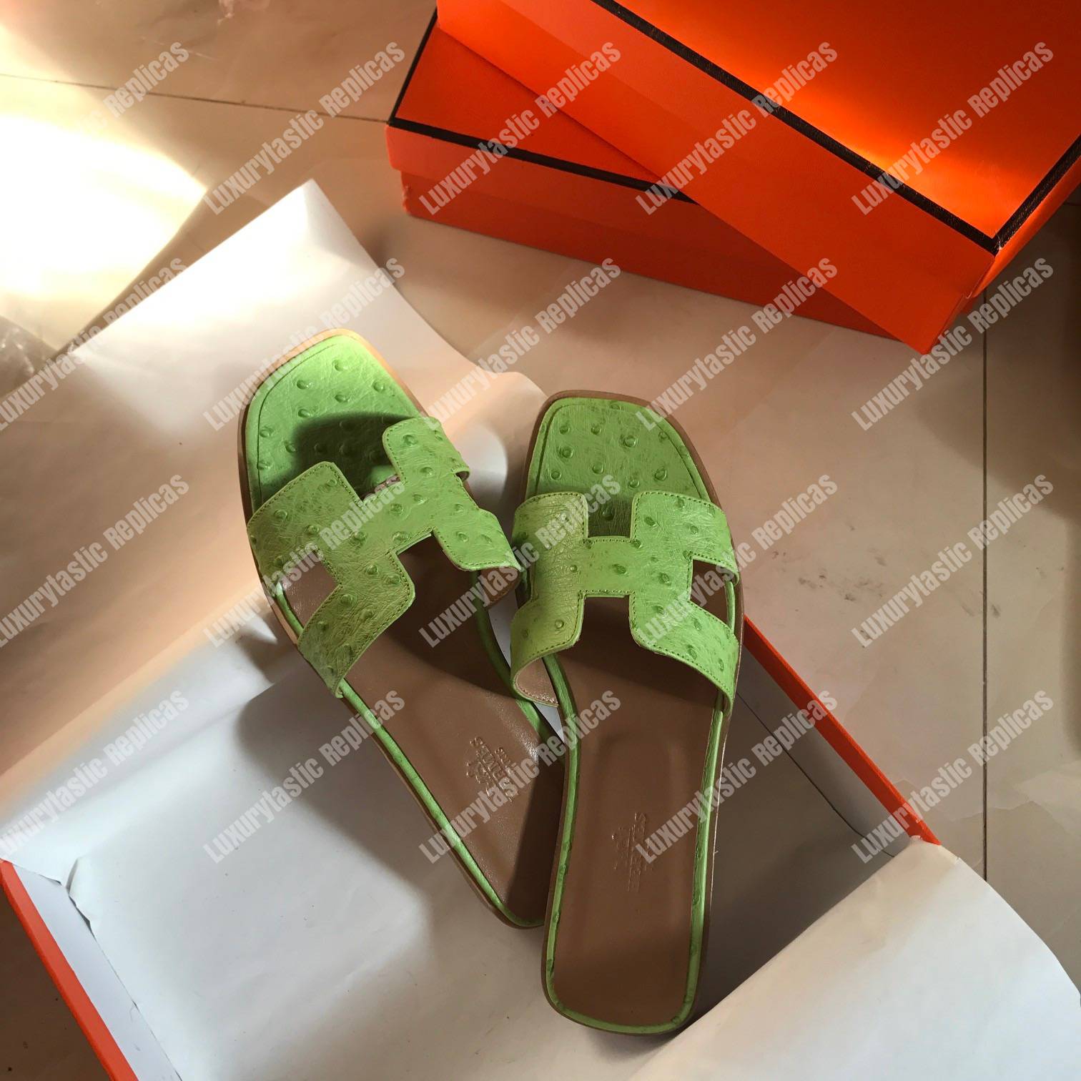 H**mes oran sandal ostrich leather green