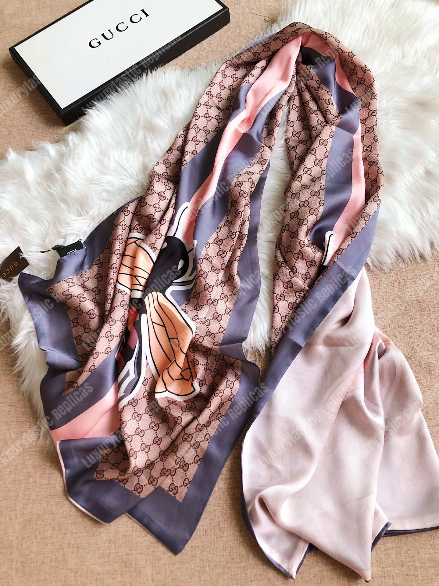 G*u*i bee print wool stole blue