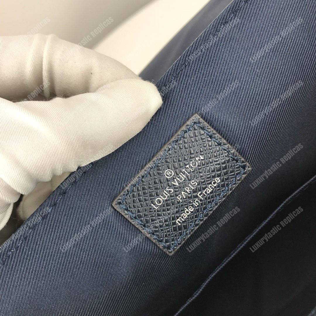 LV Roman PM Taiga Leather Bleu Marine