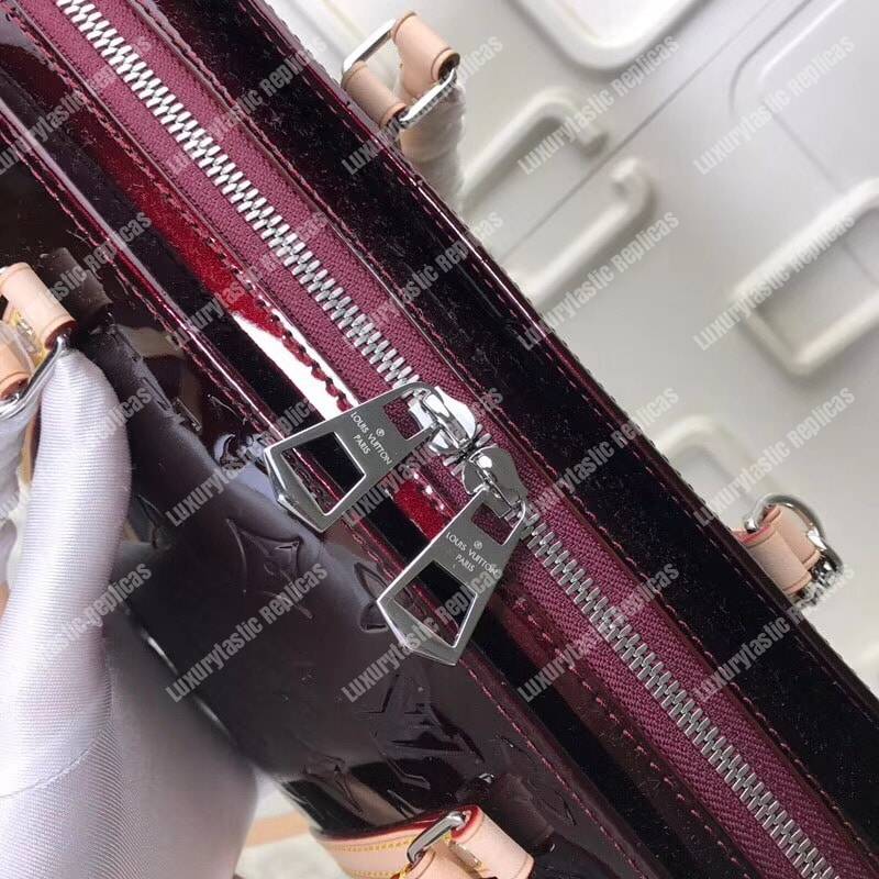LV Neo Triangle Vernis Leather Amarante