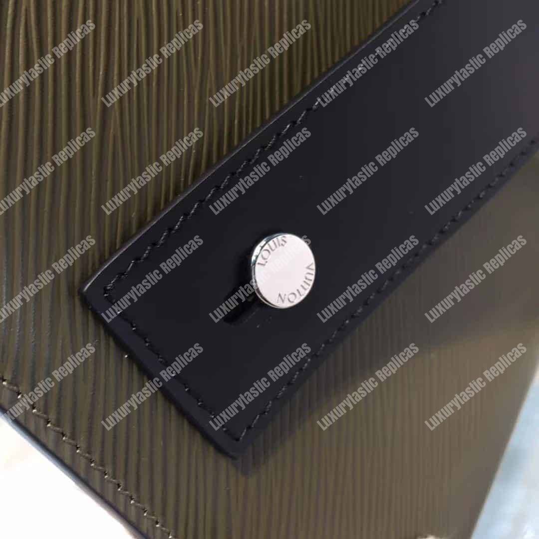 LV Pochette Essential V