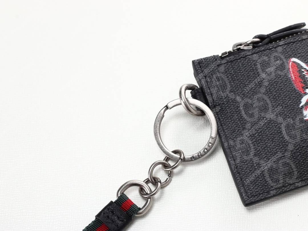 G*u*i wolf print gg sup*e card case keychain strap