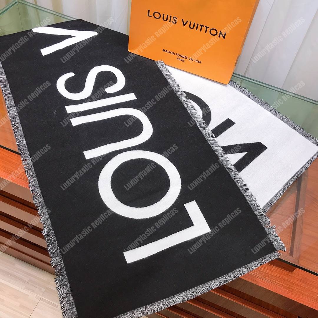 lv team L**is scarf noir