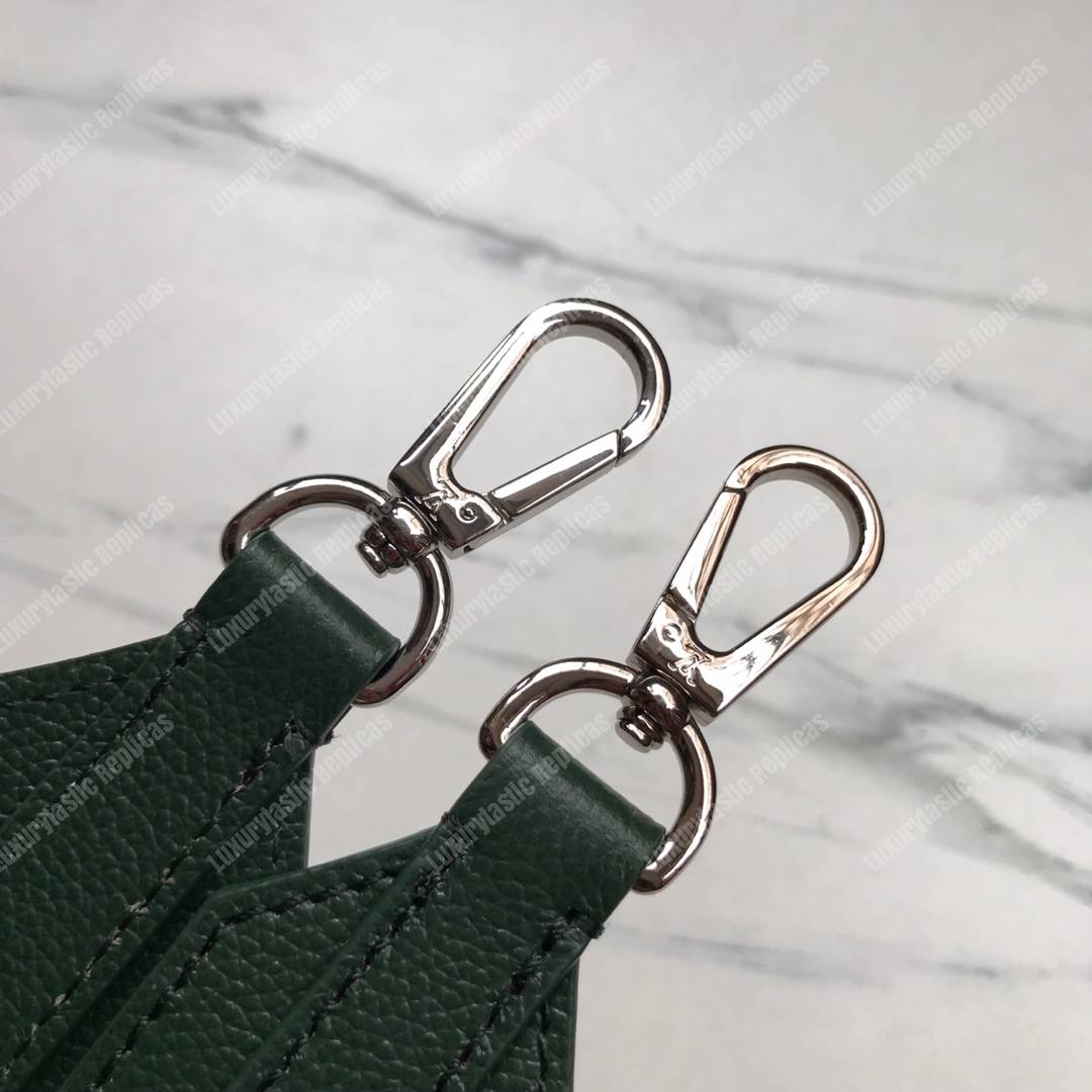 LV Bandouliere Capucines Taurillon Leather Vert