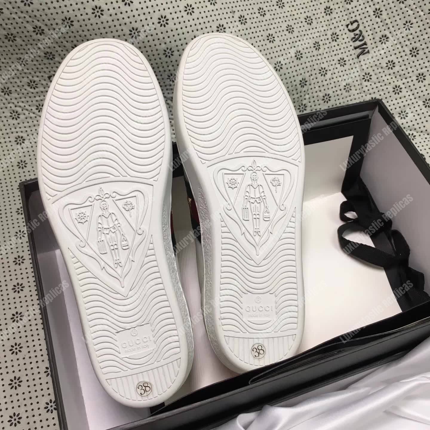 G*u*i ace embroidered bee sneaker white