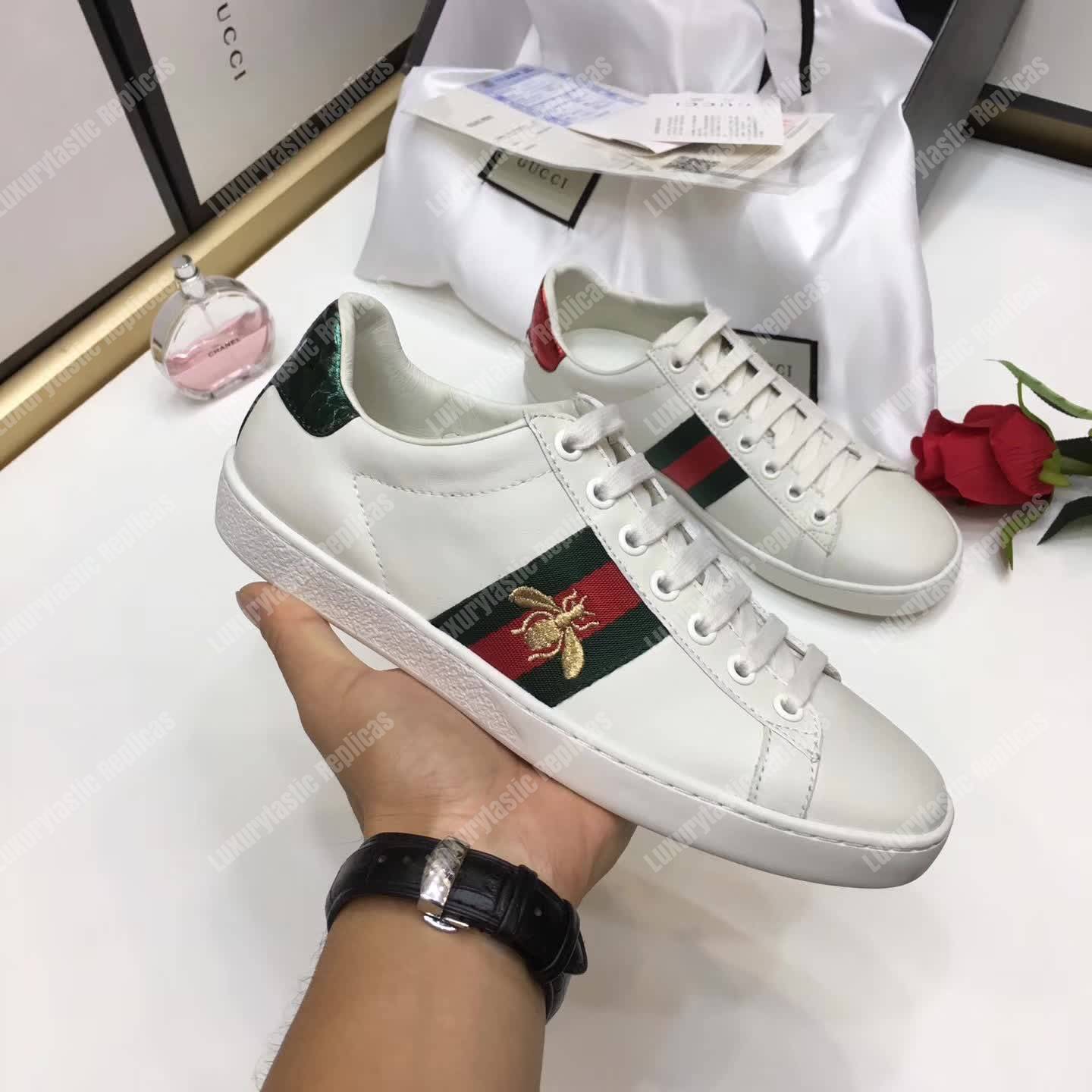 G*u*i ace embroidered bee sneaker white