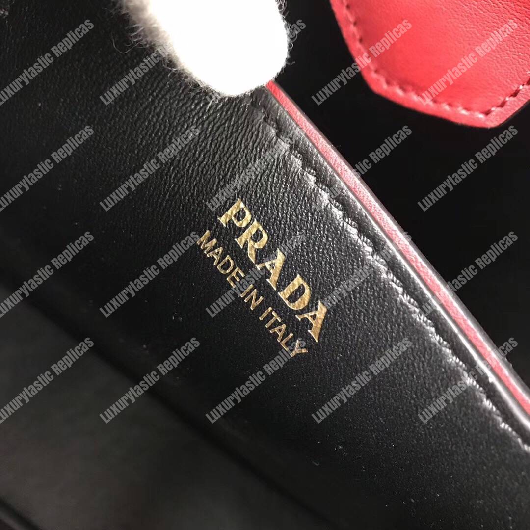 Pra*a panier medium bag red