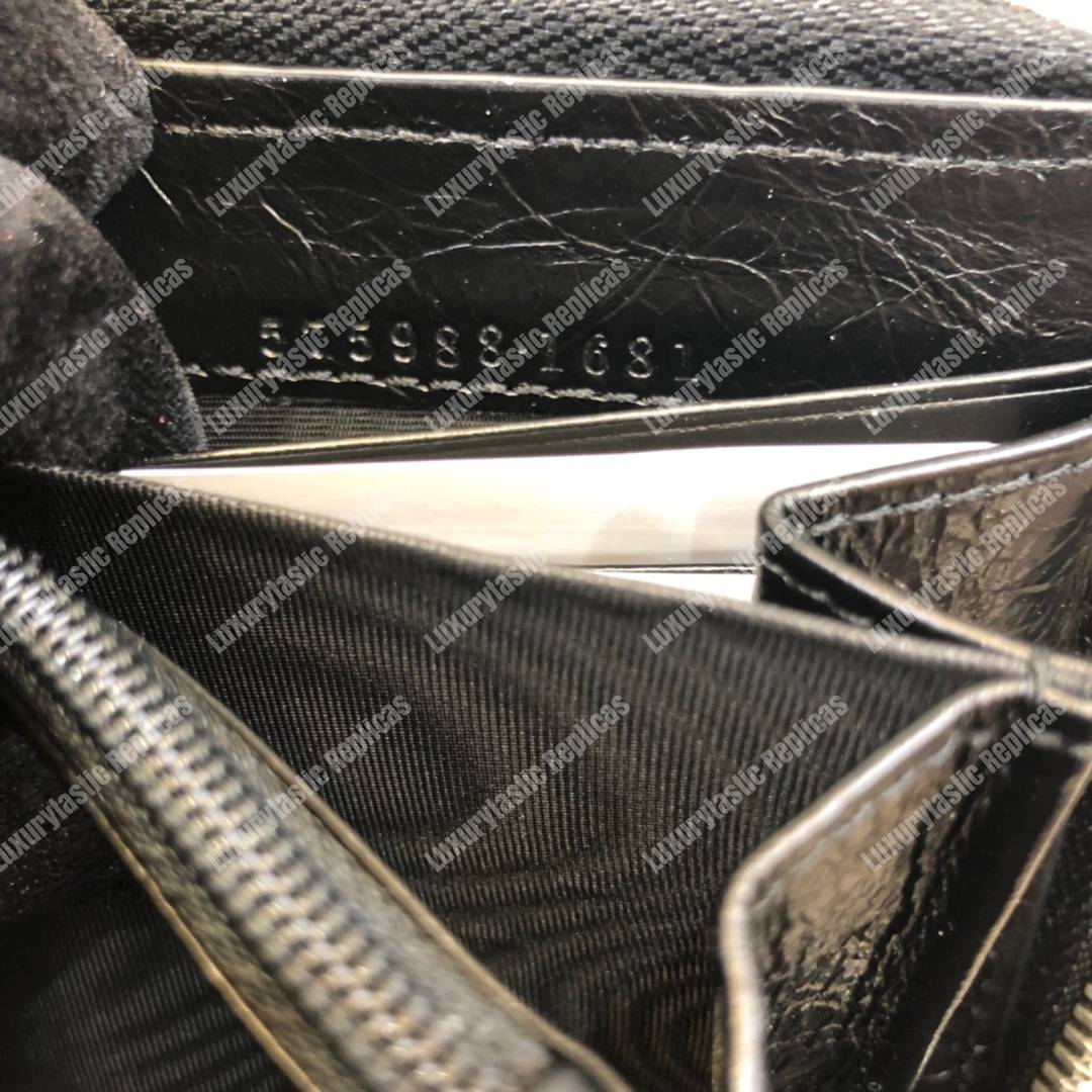 G*u*i zip around wallet with interlocking g